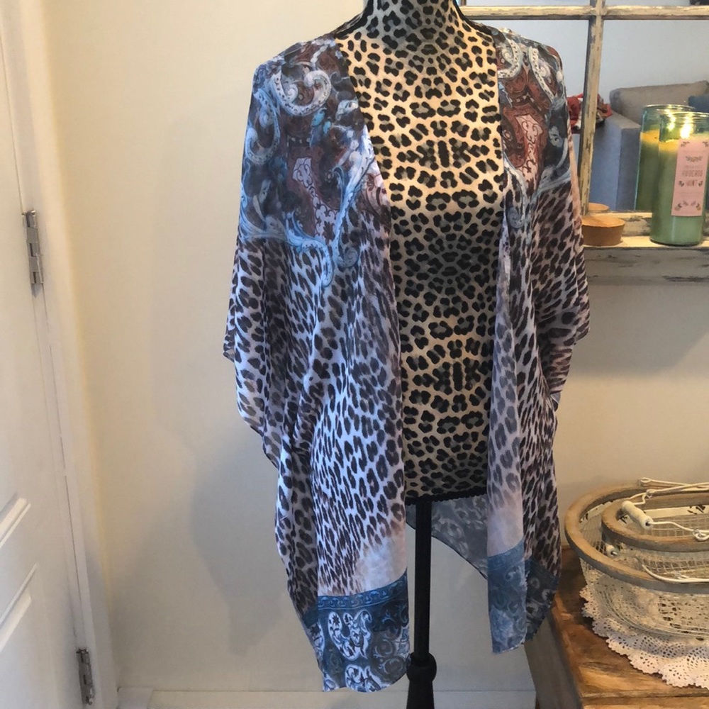Harlow Zee open kimono w lace back Small